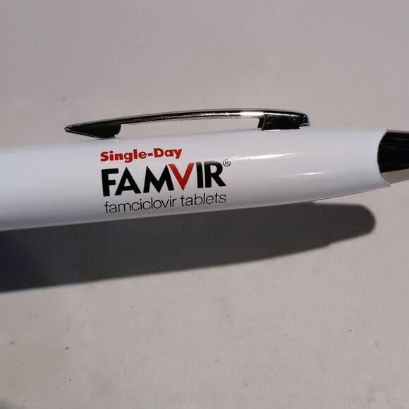 Pharmaceutical  Rep Promo Pens-Lot Of 4-Lipitor-Favmir-Vesicare-Biaxin XL - Picture 4 of 6